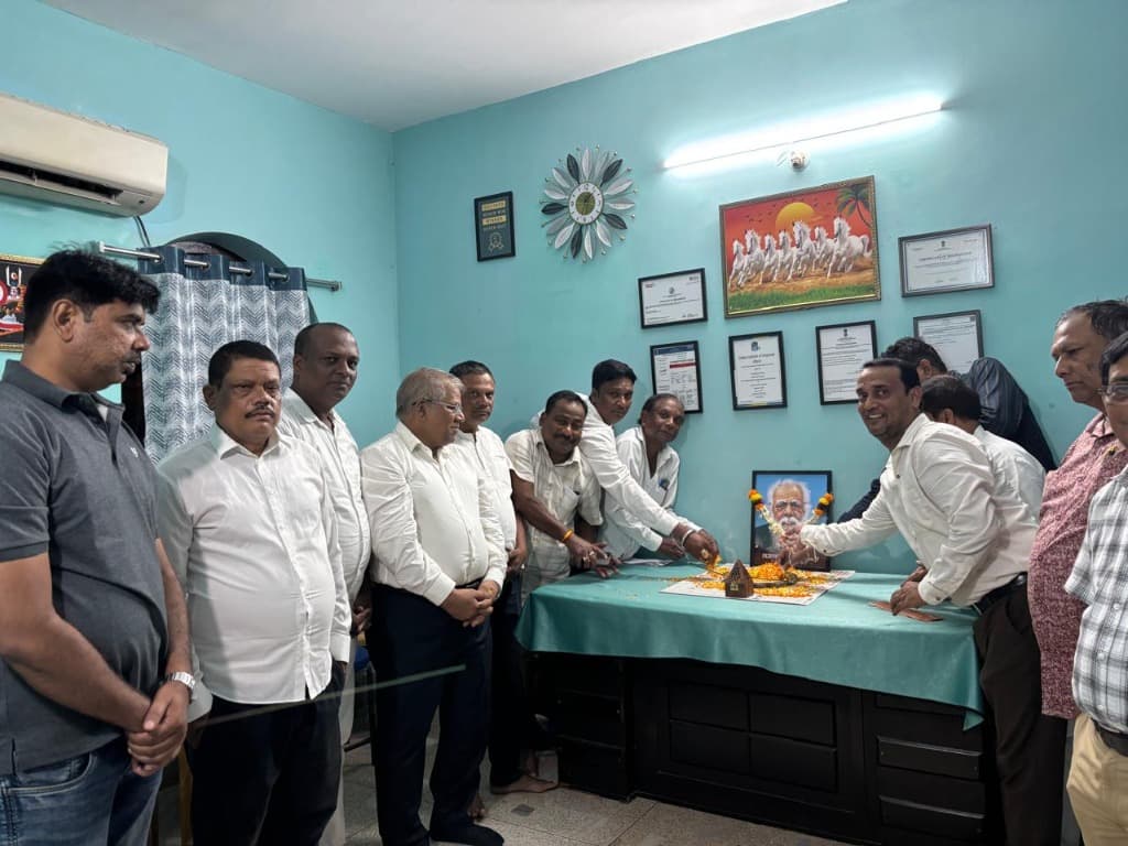 Floral tributes and garlanding ceremony before portrait of Periyar E. V. Ramasamy